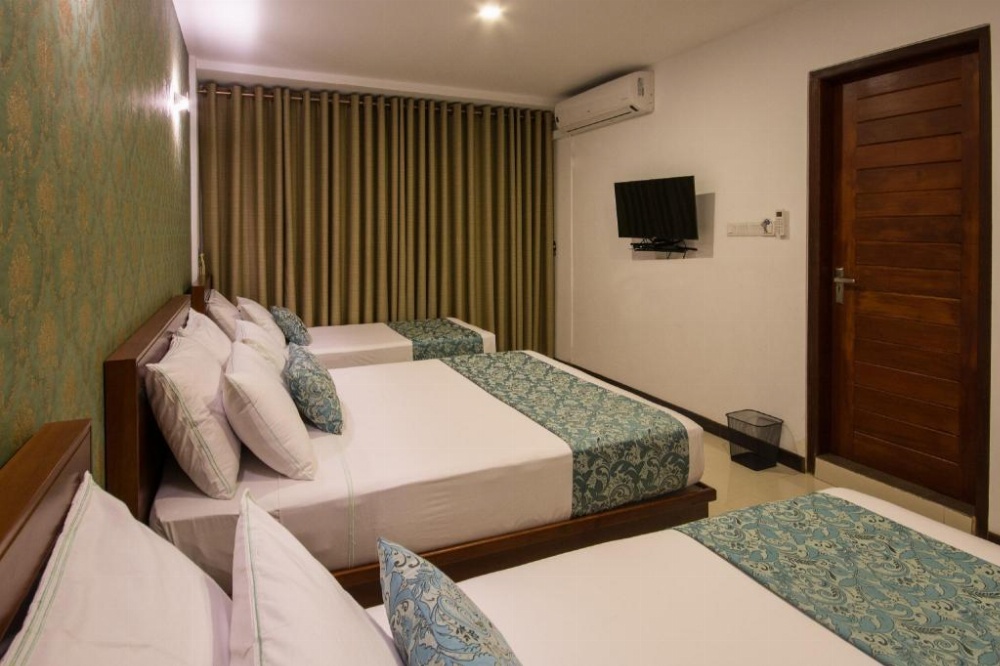 Ceyloni City Hotel